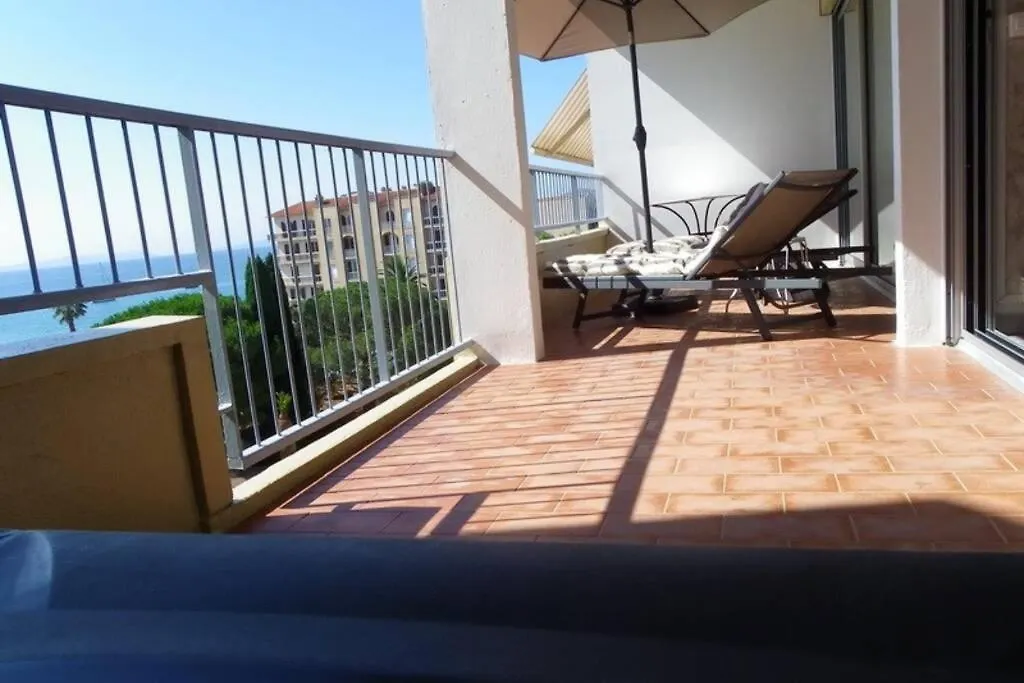Studio Avec Splendide Vue Sur Mer Le Lavandou Apartment